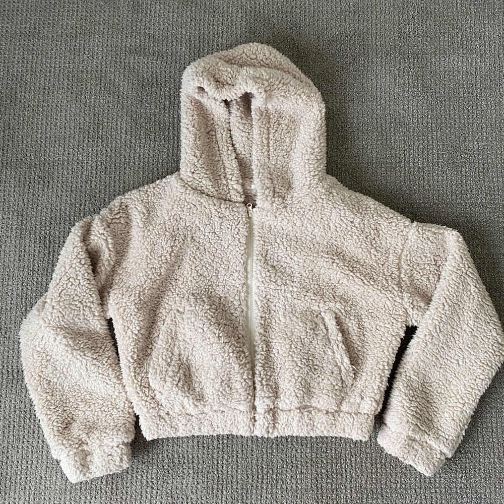 Fuzzy cream zip up